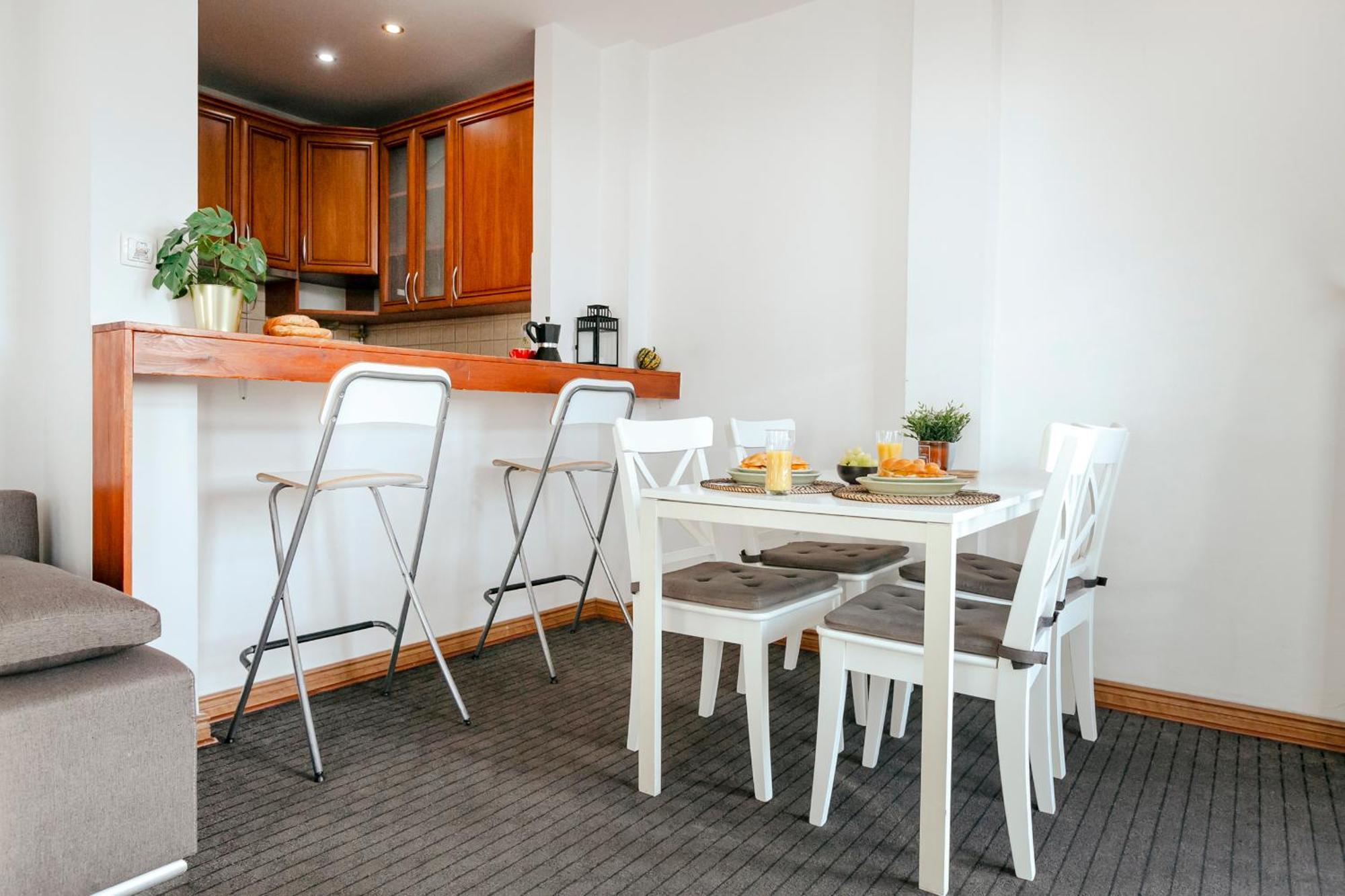 Plac Konstytucji 6 Orange - Apartament Dla 4 Osob - Bezplatny Parking - Free Parking - Piekny Widok Na Panorame Warszawy Varşovia Exterior foto