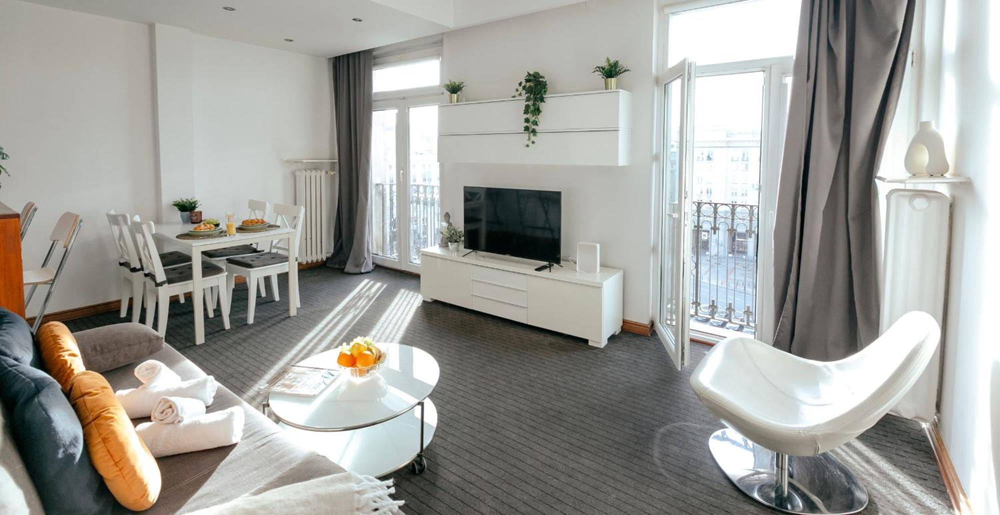 Plac Konstytucji 6 Orange - Apartament Dla 4 Osob - Bezplatny Parking - Free Parking - Piekny Widok Na Panorame Warszawy Varşovia Exterior foto